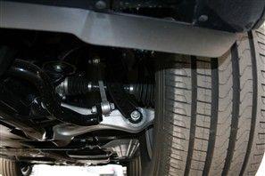 由中庸向犀利升华 实拍进口大众2011款途锐(全文)