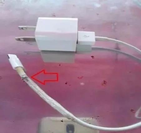 一家四口全部进了医院!只因一个手机充电器!