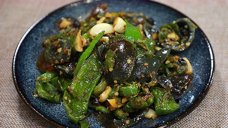 虎皮青椒炒皮蛋