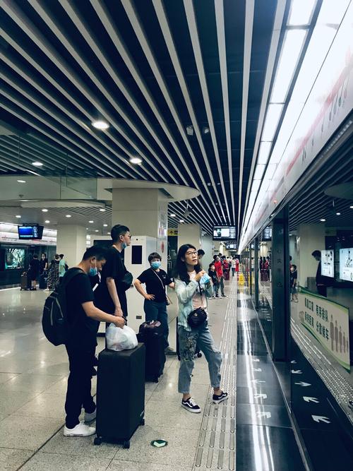 重庆较场口轻轨地铁站