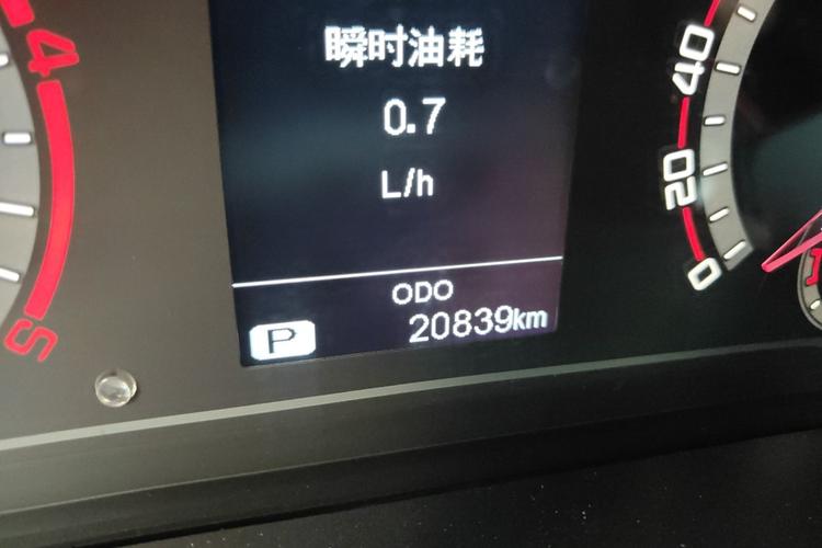 上汽大通 大通t60 2017款 2.8t柴油自动四驱高底盘精英型大双排国v