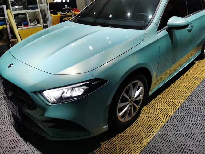 改色膜简单说就是给汽车换一种颜色,让它变得好看.