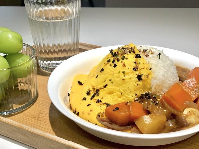 日式咖喱蛋包饭