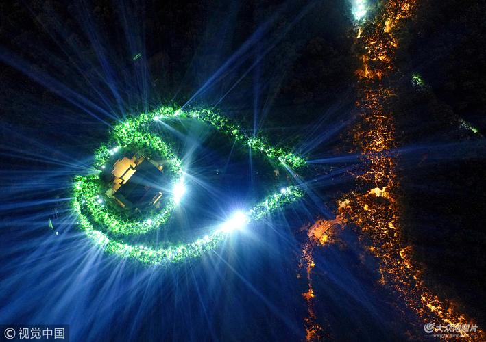 南京:美龄宫"项链"首次点亮 灯光耀眼夜景迷人