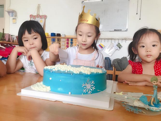 郭奕含小美女生日嗨皮