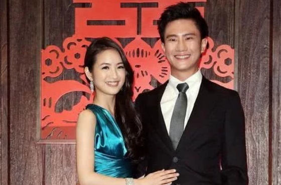 前段时间,林依晨和老公里林于超也是迎来了结婚5周年纪念日,为此平日