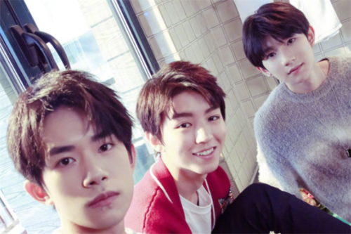 张子枫才是男神收割机!tfboys不算啥,蔡徐坤的留言太