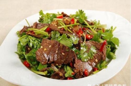 精选美食:卤花生拌西芹,香辣牛肉,酒鬼花生,红酒炖牛肉的做法