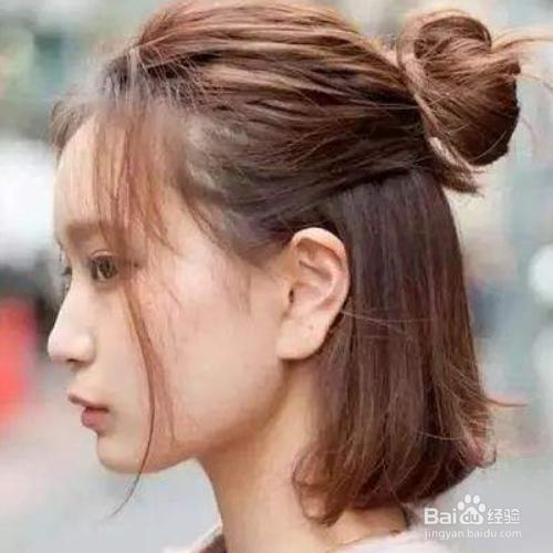儿童短发丸子头的简单扎法
