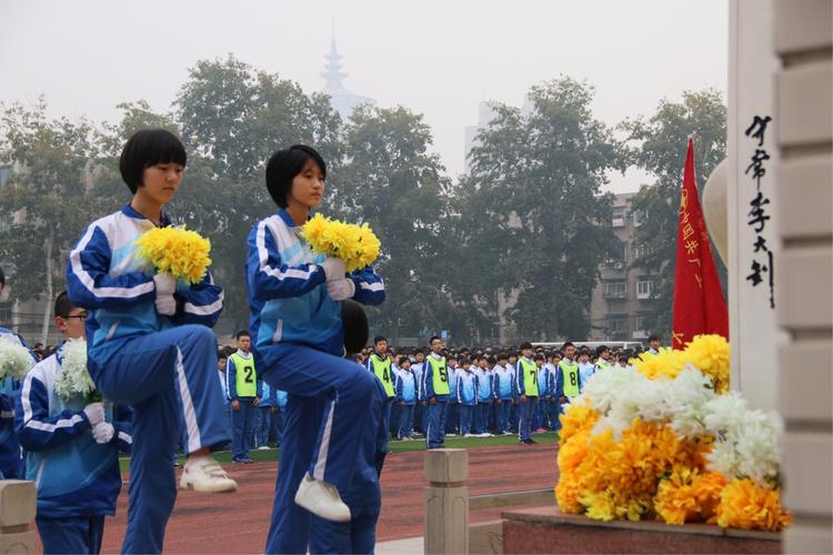 唐山五十四中隆重举行纪念李大钊诞辰暨英雄班倡议大会