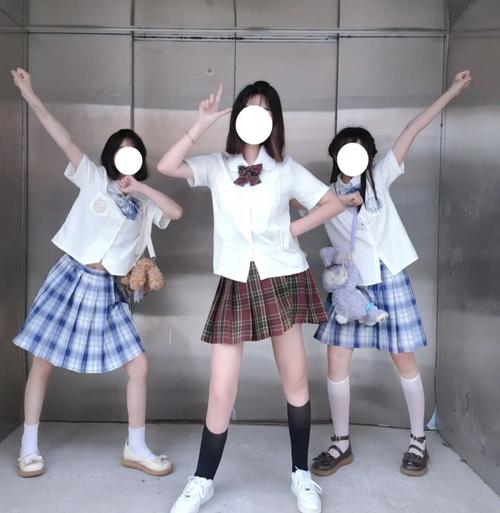 多人jk拍照姿势_jk制服_拍照姿势_jk_摄影_摄影技巧