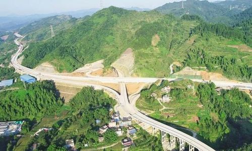 9亿的高速公路,起于正安县安场镇,桥隧