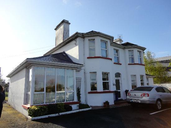white house b&b raheen