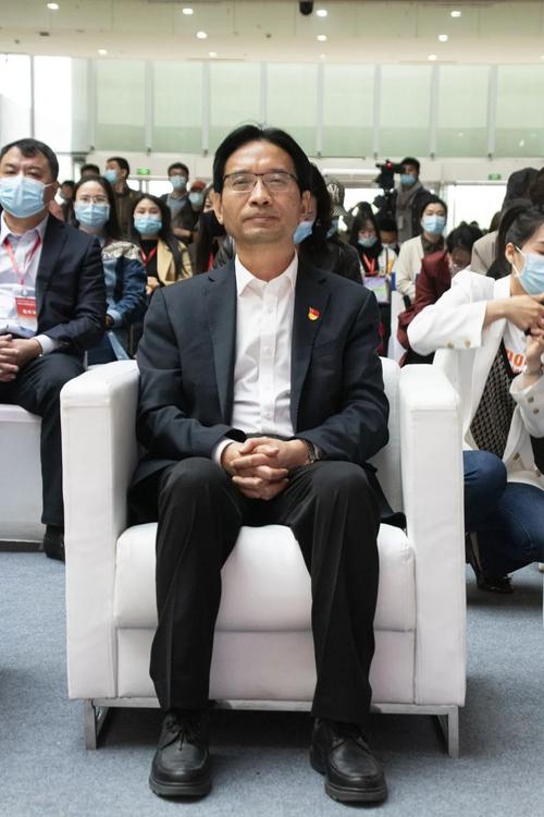 中共河南省委宣传部常务副部长曾德亚