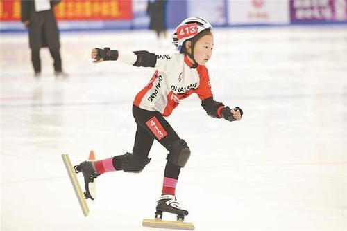 冰雪运动会速度滑冰比赛,近200名选手"疾速"过招