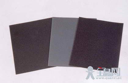 根据不同的研磨物质,有金刚砂纸,人造金刚砂纸,玻璃砂纸等多种.