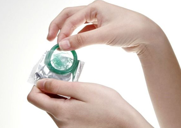 避孕套的副作用有什么 使用避孕套要注意什么