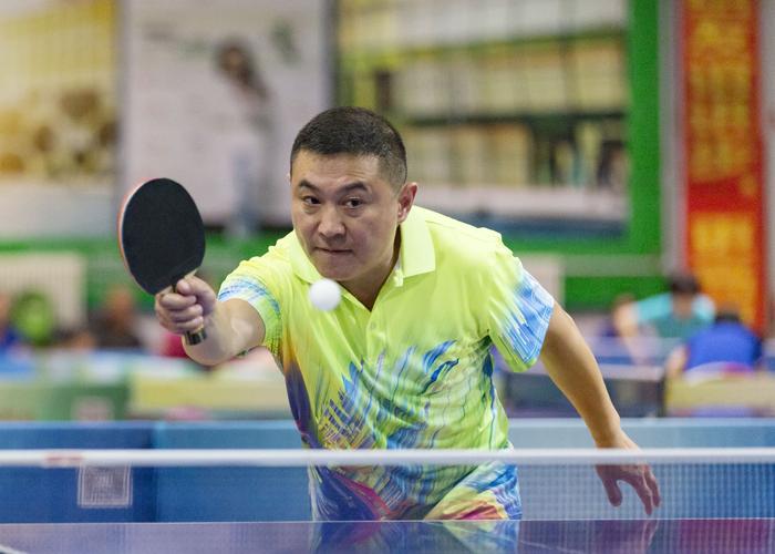 球员风采:吉林省兄弟乒乓球俱乐部总教练 耿爱东