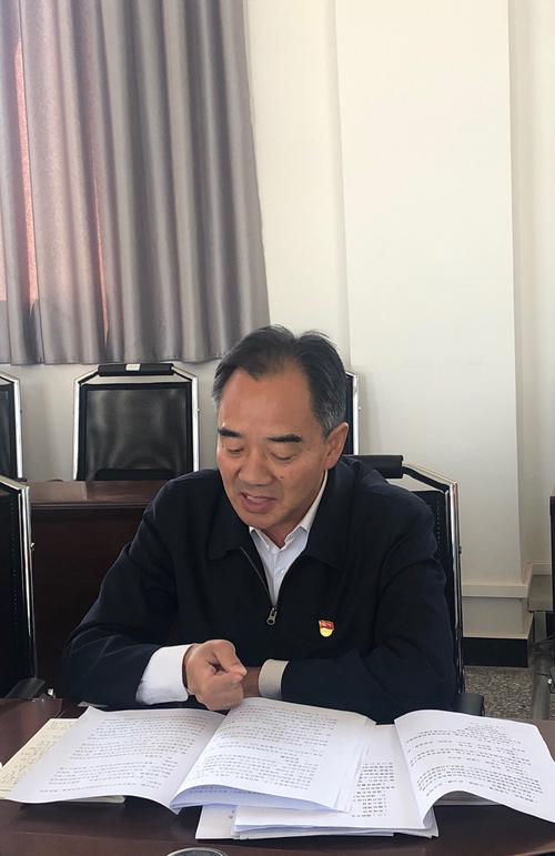 区委组织部副部长,区委老干部局局长胡宇翔同志就老干部工作进行