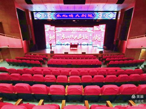 中国-沈阳市东北情大剧院上演二人转随拍摄.2020.12.14