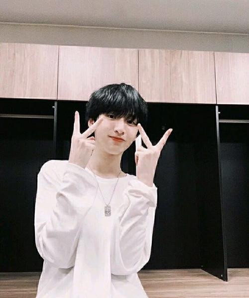 明星头像丨严浩翔那些惊艳到你的照片!绝了