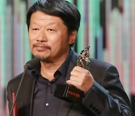 童路—选角导演魏伟 客串一名大臣—总导演 拓展资料: 1990年,孔笙在