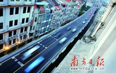 道路噪声困扰十年 市民情绪失控大哭