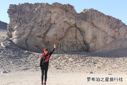 沙尔湖玛瑙滩,遍地是玛瑙