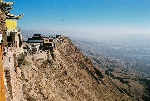化隆县风景区中较著名的宗教文化游览胜地,始建于1394年,为青海最古老