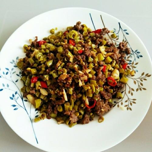 酸豆角炒肉沫,开胃的夏日菜谱,一看就学会