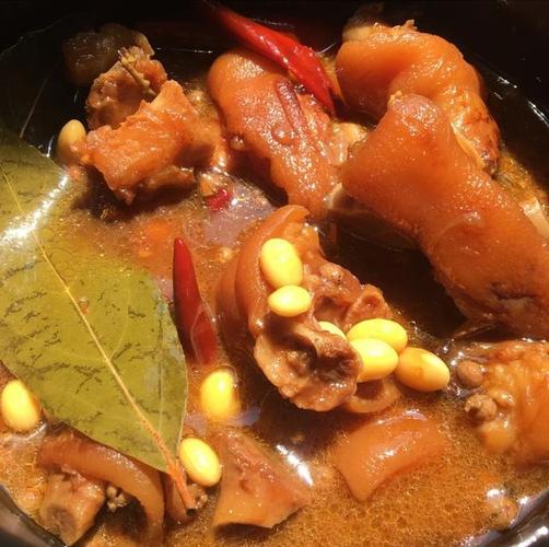 富含蛋白的黄豆焖猪蹄软糯q弹入味好吃黄豆糯糯的超级下饭哟