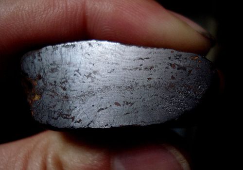 南湖石铁陨石绝非铁矿石,大家不要被无德的砖家所迷惑,所欺骗.