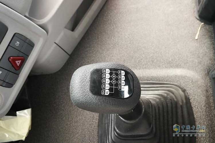 福田戴姆勒 欧曼est穿越版 6x4 康明斯x12 510马力牵引车