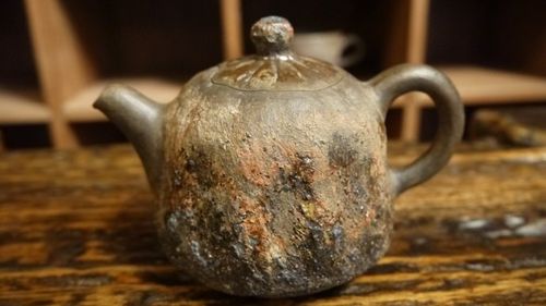 廖凤珏 岩矿手捏壶