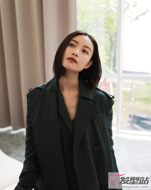 今年黑色发型正流行时尚简约好看不伤发