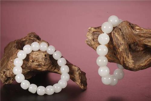 摘不掉的和田玉手串,男人钟爱手串的七大理由!