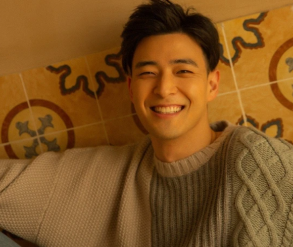 李承铉组《yellow》舞台太惊艳,李铢衔打鼓好帅,闪闪发光