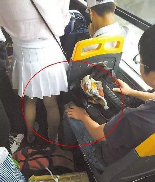 揭秘抄底产业链:你的裙底照有1200万条链接