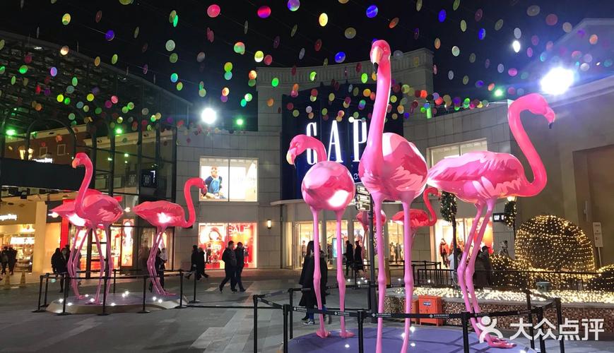 年前去的蓝色港湾 这边有一年一度的灯光节,这次的主题