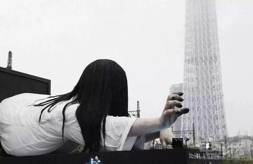 随着时间推移,勤劳勇敢的劳动人民群策群力,终于完成了对贞子的巧妙