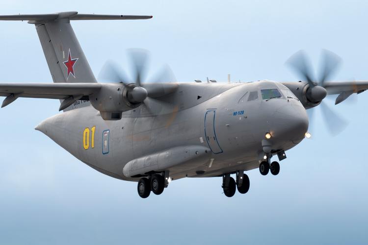 空客a400m大型运输机首次打入中亚市场,性能很优异,已获9国订购_伊尔