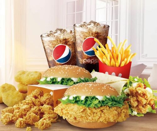 9元享门市价27/67元华莱士套餐,超实在的汉堡肉,一口下去满满肉汁