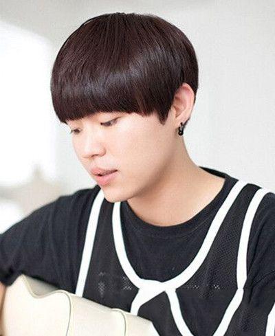 男生蘑菇头好看吗可爱男生蘑菇头发型