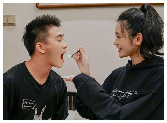 何猷君想要一个女儿,奚梦瑶帮他说出原因,羡慕她小姑子成长经历