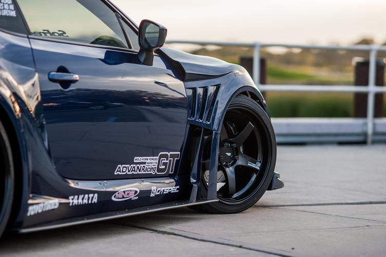 advan racing gt wheel - 18x10.5"