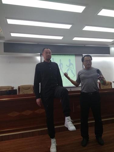 与袁守龙教授在渤海大学讲学
