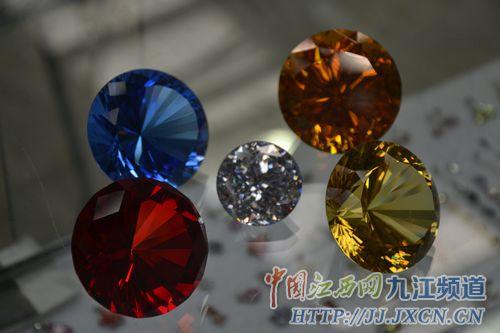 西江上的一颗璀璨明珠,世界人工宝石之都广西梧州行