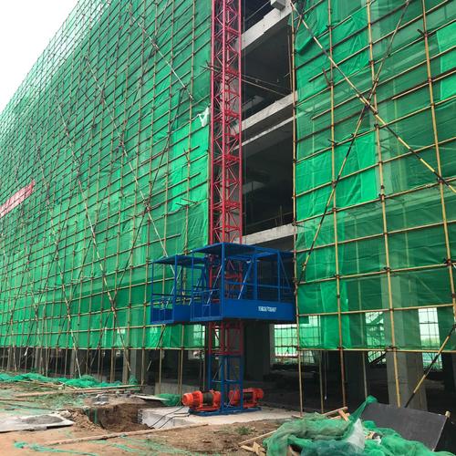 建筑施工物料提升机 双笼单柱施工升降机 ss1t/1t四方立柱双吊篮