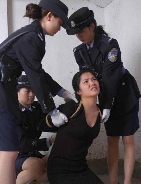 逃生二攻略死刑犯的逃生