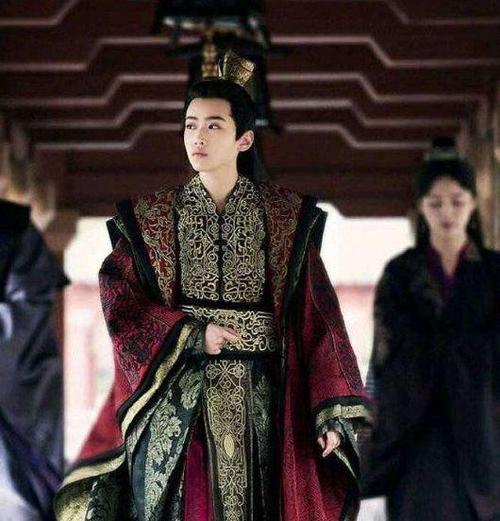 庆余年:北齐女皇帝战豆豆女扮男装,网友感叹:他比范贤